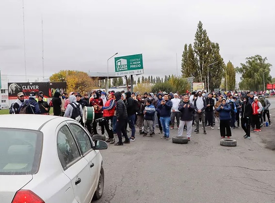 UATRE reclama por la regularización de los trabajadores de Pollolín
