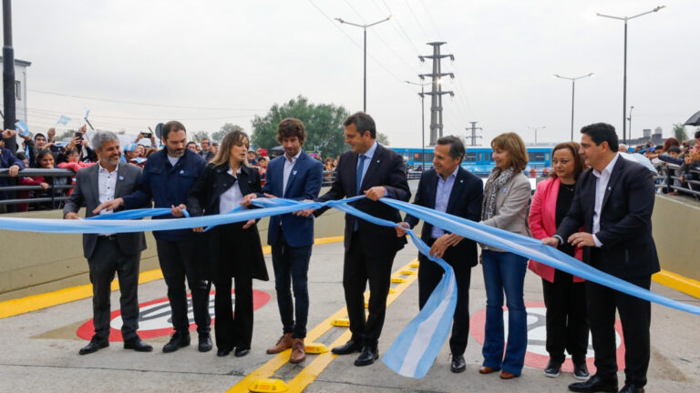 Massa y Giuliano inauguraron un paso bajo a nivel en San Fernando