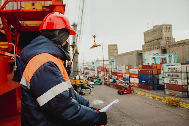 La Administración General de Puertos destacó el decreto 299 y reiteró el compromiso con la continuidad de las fuentes laborales