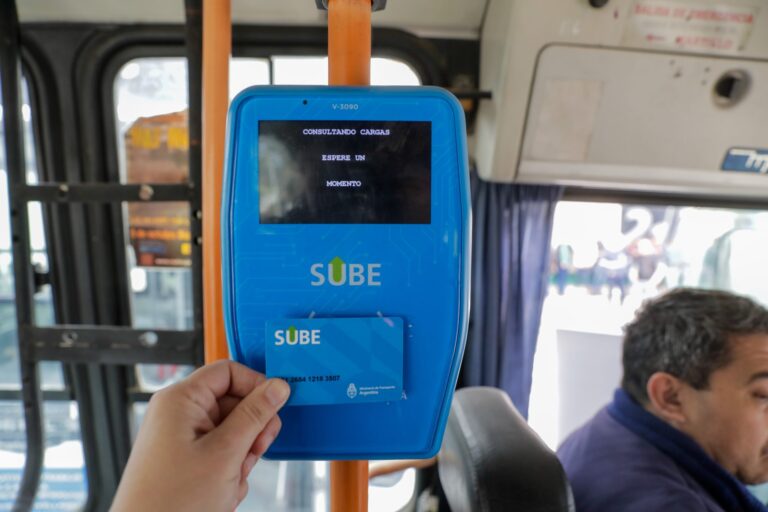 Prueban un nuevo sistema de carga a bordo para la SUBE