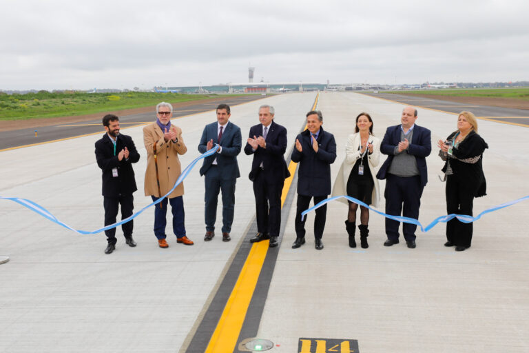 El Aeropuerto de Ezeiza amplió su capacidad operativa con la inauguración de una nueva calle de rodaje