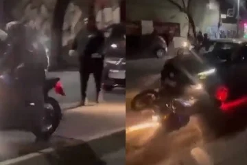 Piñas, gritos y un motociclista atropellado: la ANSV sancionó a taxista violento