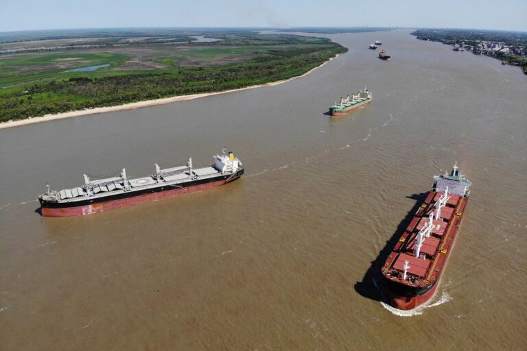 Hidrovía Paraná-Paraguay: apoyo del sector privado a la decisión del Gobierno de cobrar peaje