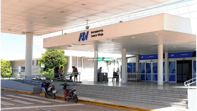 El aeropuerto de Sauce Viejo obtuvo la certificación de internacional