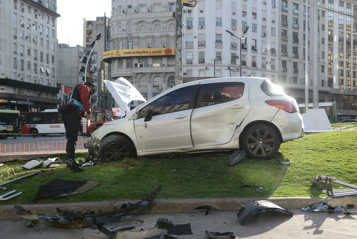 Fue suspendido el conductor borracho que chocó esta madrugada en el Obelisco