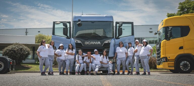El programa “Conductoras” de Scania prepara 12 nuevas egresadas