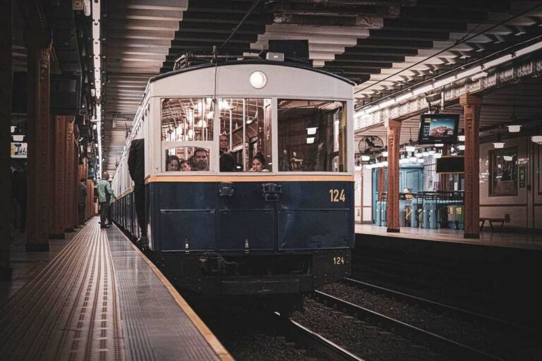 Organizan paseos y muestras para homenajear los 110 años del Subte de Buenos Aires