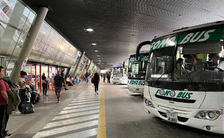 Córdoba: se destrabó el paro de interurbanos tras abonar la deuda del aguinaldo