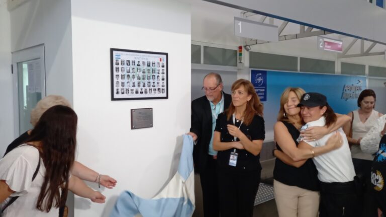 Homenajean en el Aeropuerto de Sauce Viejo a 51 santafesinos caídos en Malvinas