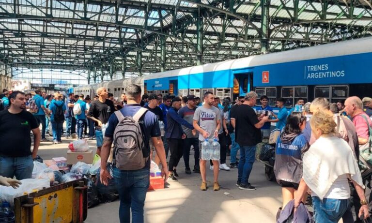 Bahía Blanca: El Tren Solidario llegó con 7.500 kilos de alimentos para damnificados del temporal
