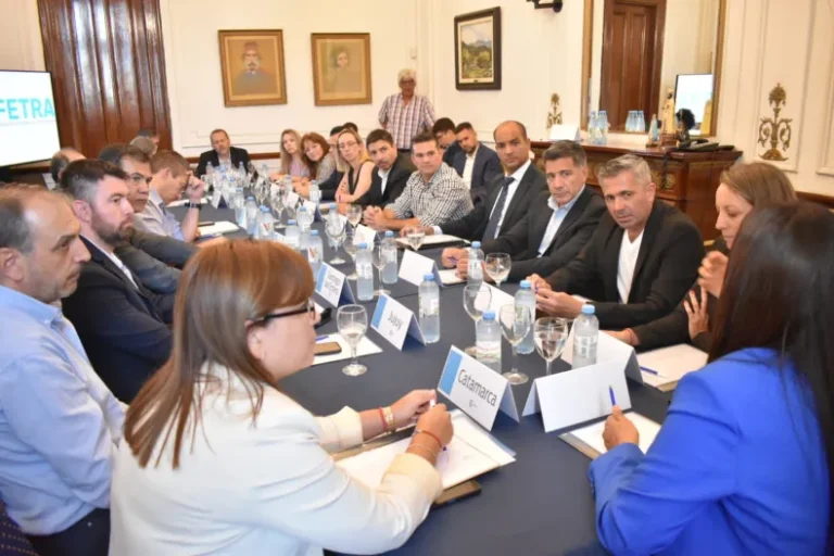 Representantes de distintos distritos del país se reunieron con el Secretario de Transporte