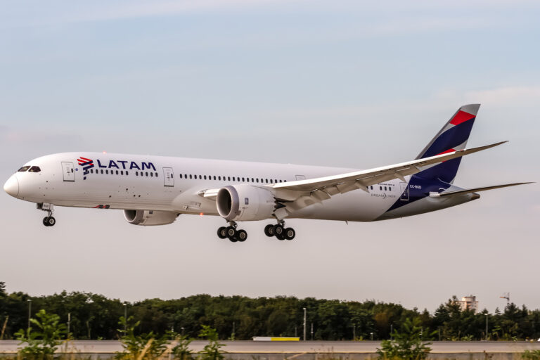 Líneas aéreas latinoamericanas: aumentaron un 28,6% el tráfico de pasajeros en el 2023