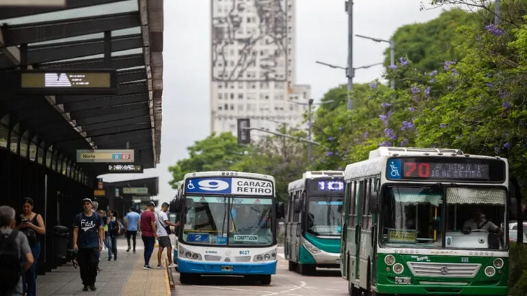 Transporte público: el Gobierno Nacional reduce el subsidio a las empresas para priorizar la asistencia a los usuarios