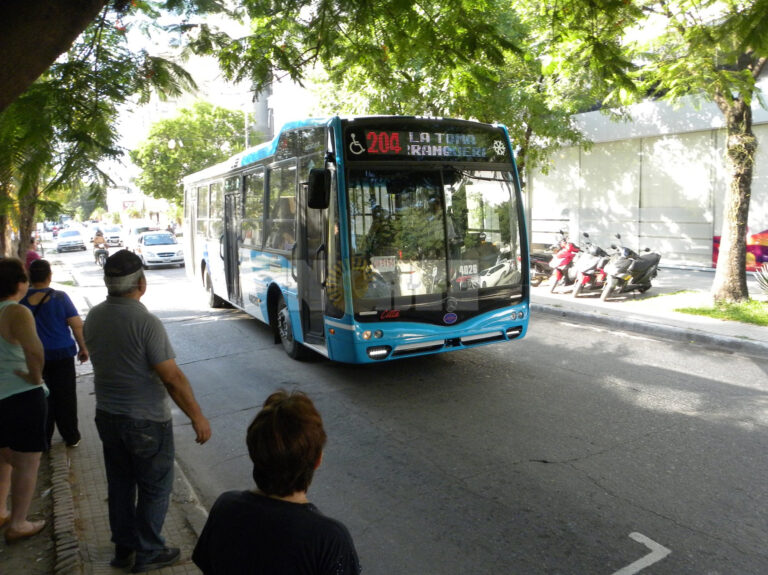 Se realiza el paro de colectivos en algunas jurisdicciones del país