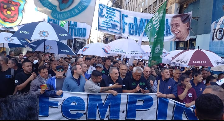 Ley de Bases: ya comenzó la multitudinaria marcha al Congreso