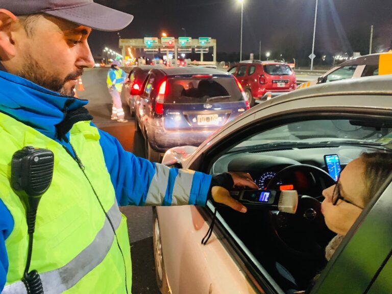La ANSV controló a más de mil vehículos en el Peaje Pilar de la Panamericana