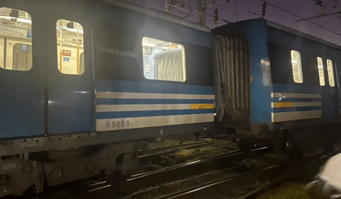 Falla en el tren de la línea Roca obliga a evacuación en La Plata