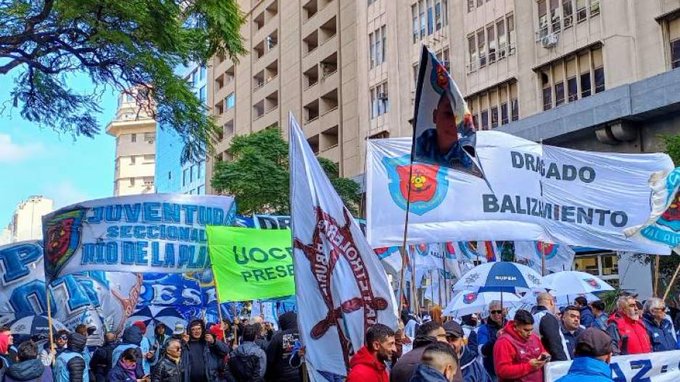 Transporte: la CATT presente en la marcha por San Cayetano en la Plaza de Mayo convocada por la CGT