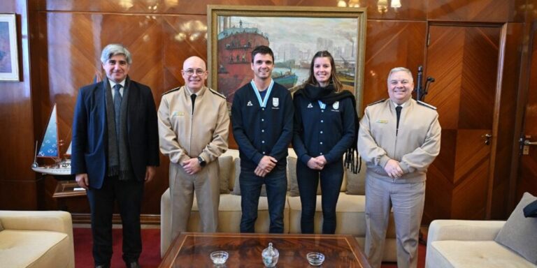 Prefectura Naval Argentina honró a los medallistas olímpicos de vela