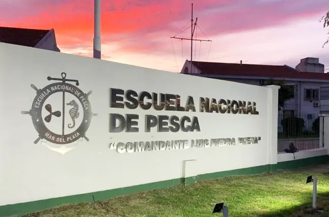 Los gremios de Patrones y Oficiales Fluviales y de Conductores Navales se declararon en “alerta y movilización” por la “privatización encubierta” de la Escuela Nacional de Pesca