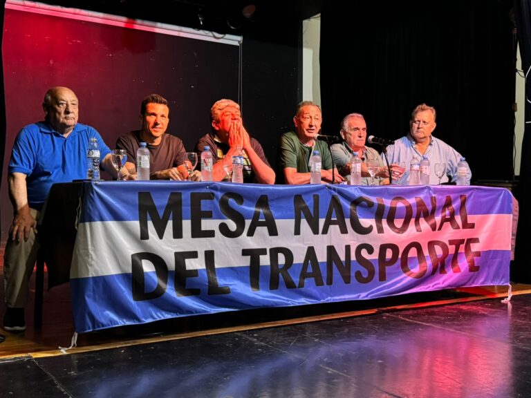 Total acatamiento al paro general dispuesto por la Mesa Nacional del Transporte