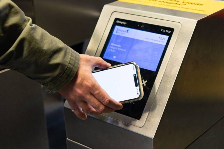 Buenos Aires lanza prueba piloto para pagar el subte con tarjetas y celulares