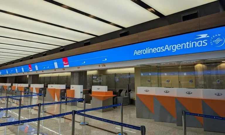 El Gobierno Nacional pone fin a los mostradores de check-in fijos en Ezeiza