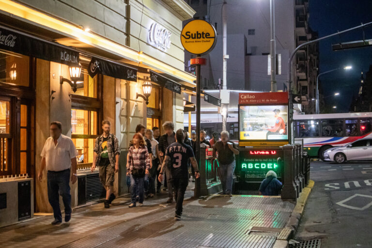 Este fin de semana, el Subte extiende el horario de las líneas B y H
