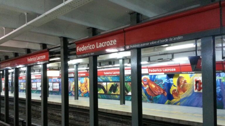 Metrodelegados realizaron medida de fuerza en el subte con liberación de molinetes