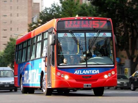 Las líneas de colectivos 57 y 55 lideran las denuncias de pasajeros en el AMBA