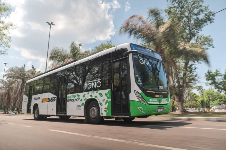 Santa Fe comenzó a probar colectivos a GNC para el transporte público de pasajeros