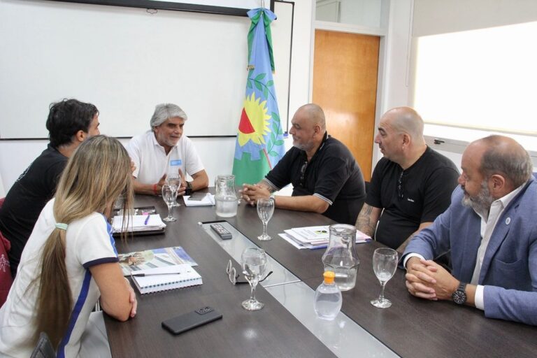 Peones de Taxis se reunieron con Walter Correa por apps ilegales