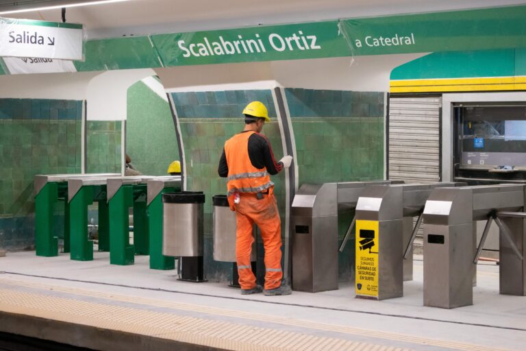 Reabren la estación Scalabrini Ortiz de la Línea D