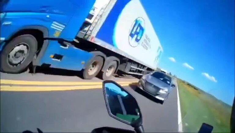La ANSV pidió la suspensión de automovilista que casi mata por adelantarse en doble línea amarilla