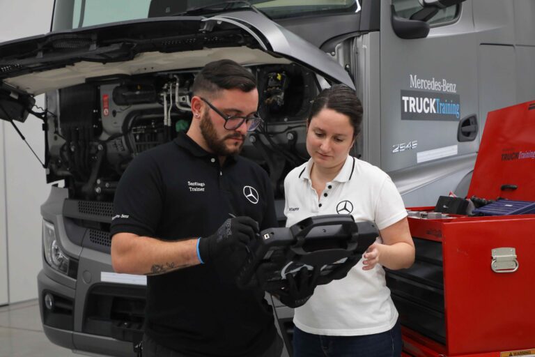 Mercedes-Benz Camiones y Buses certificó su Centro de Capacitación para concesionarios en Argentina y la región