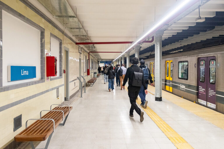 Volvió a funcionar la estación Lima del subte A tras obras de renovación