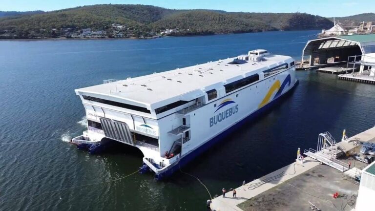 Botaron el primer ferry 100% eléctrico del mundo: es de Buquebus y unirá Buenos Aires con Colonia