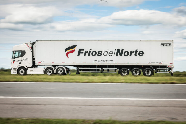 Fríos del Norte adquirió 53 camiones Scania Super R500 para renovar su flota y mejorar la eficiencia