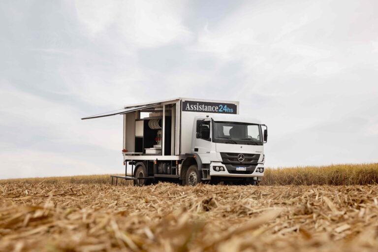Mercedes-Benz lanzó un taller móvil in situ para camiones de la industria azucarera en el NOA