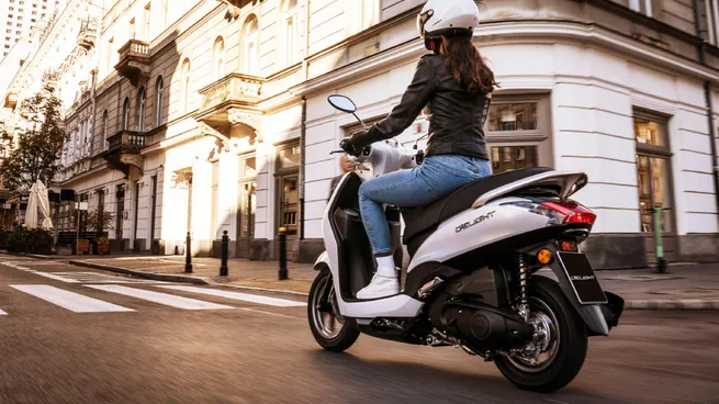 Petronas apuesta fuerte al segmento de motos con su línea Sprinta