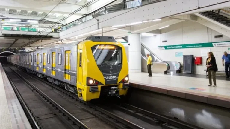 Por los recitales de Los Piojos, el Subte vuelve a extender su horario