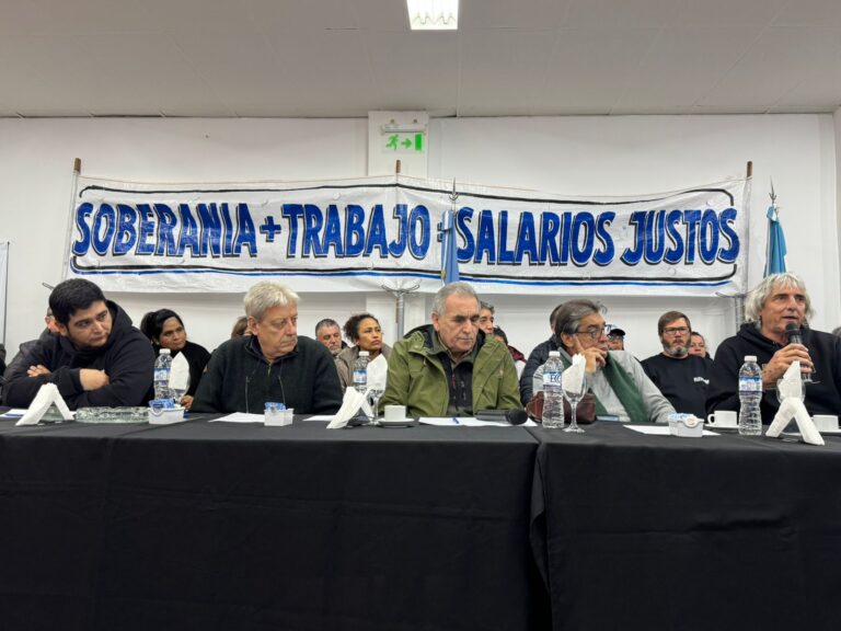 El Frente de Lucha por la Soberanía, el Trabajo Digno y los Salarios Justos ratificó su movilización contra el ajuste y la entrega del país